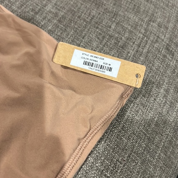 Skims Bandeau Bra - Picture 5 of 13